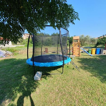 Apartments And Room Ljubica โลปาร์ ภายนอก รูปภาพ