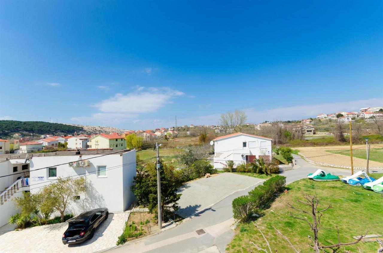 Apartments And Room Ljubica โลปาร์ ภายนอก รูปภาพ